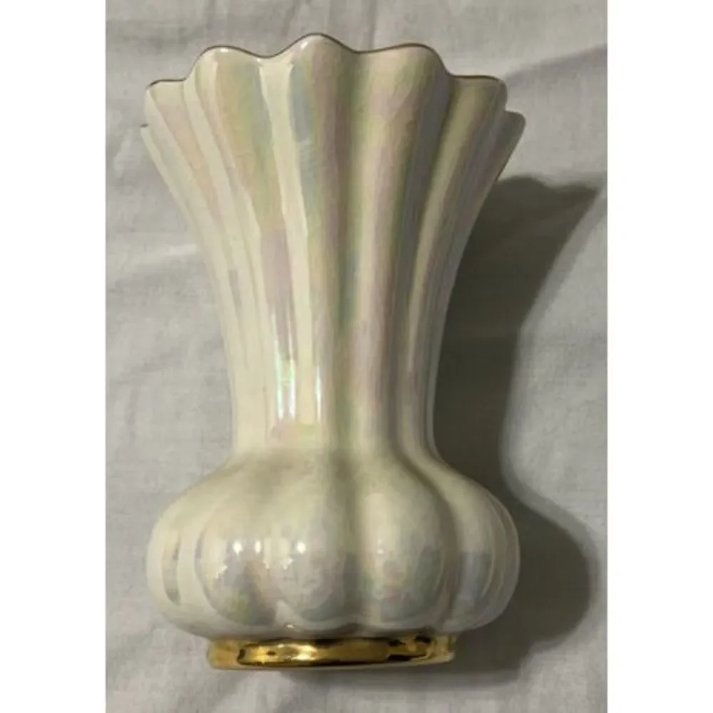 Beautiful‎ Vintage Iridescent Lusterware Vase